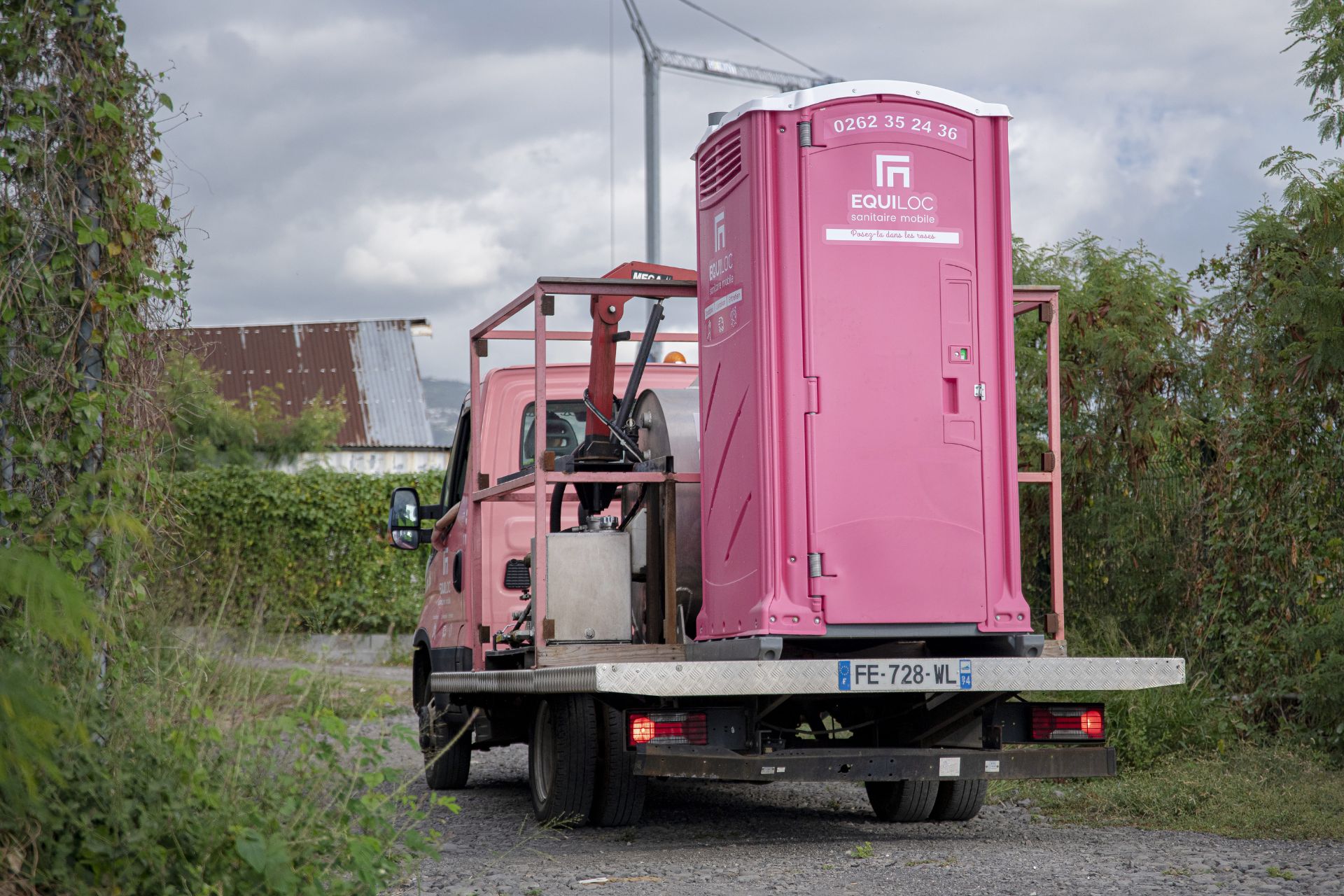 Equiloc, location WC autonomes à La Réunion.